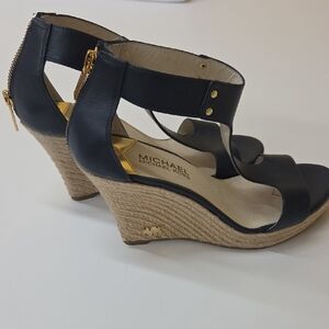 Michael Kors Blue NavyLeather Wedges with Tan Sole,sz 7.